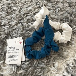Lululemon scrunchie bow